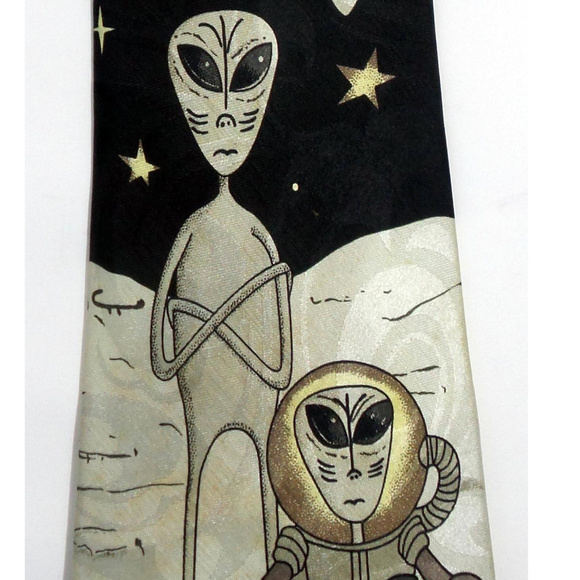 Everyday Fun Alien Necktie - Picture 3 of 4